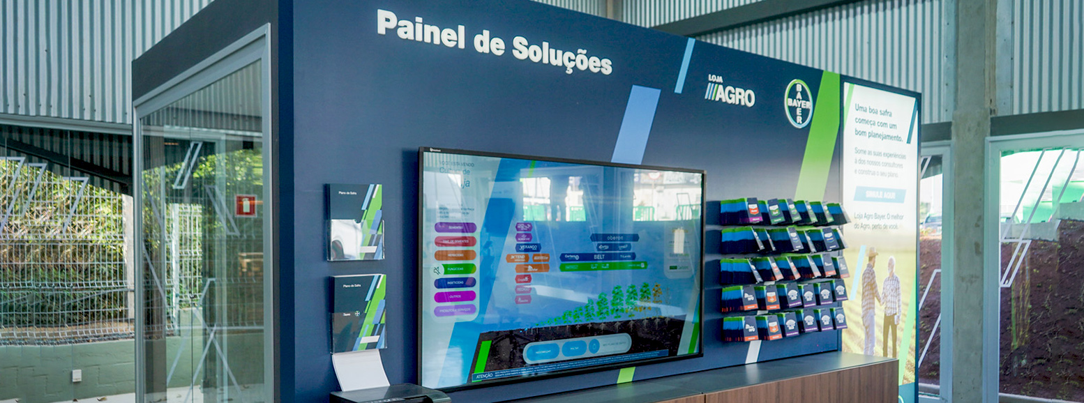PAINEL DE SOLUÇÕES MO4 instalado em loja Bayer Rio Verde