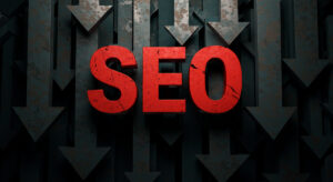 Siga SEO com fundo escuro com setas indo pra baixo, indicando uma prática de SEO negativo.